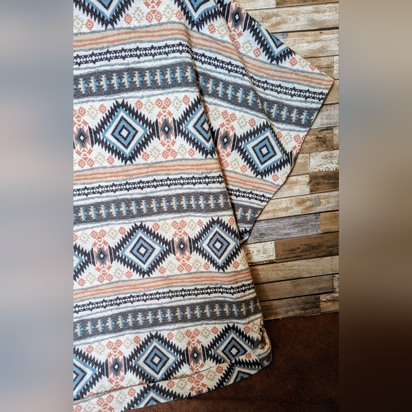 Twenty Second Aztec Short Sleeve Drop Shoulder Cardigan - Picture 15 of 16